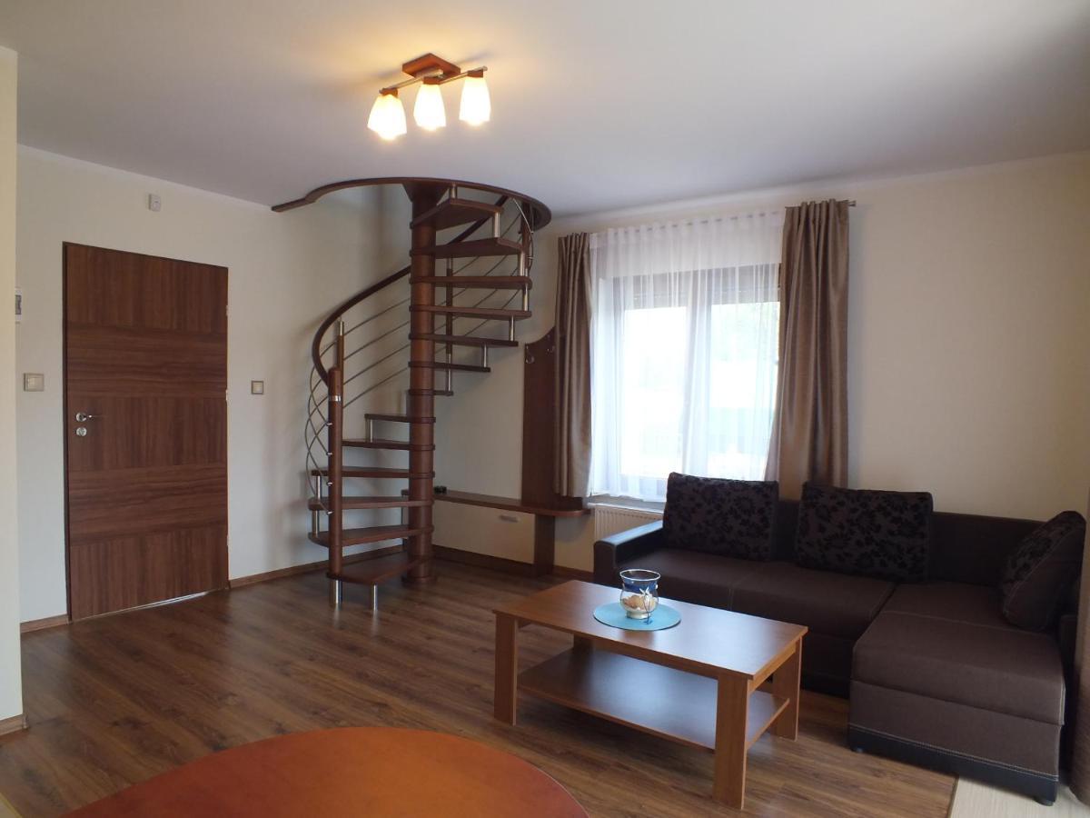 Willa Laura Rowy - Apartamenty Nad Morzem Esterno foto
